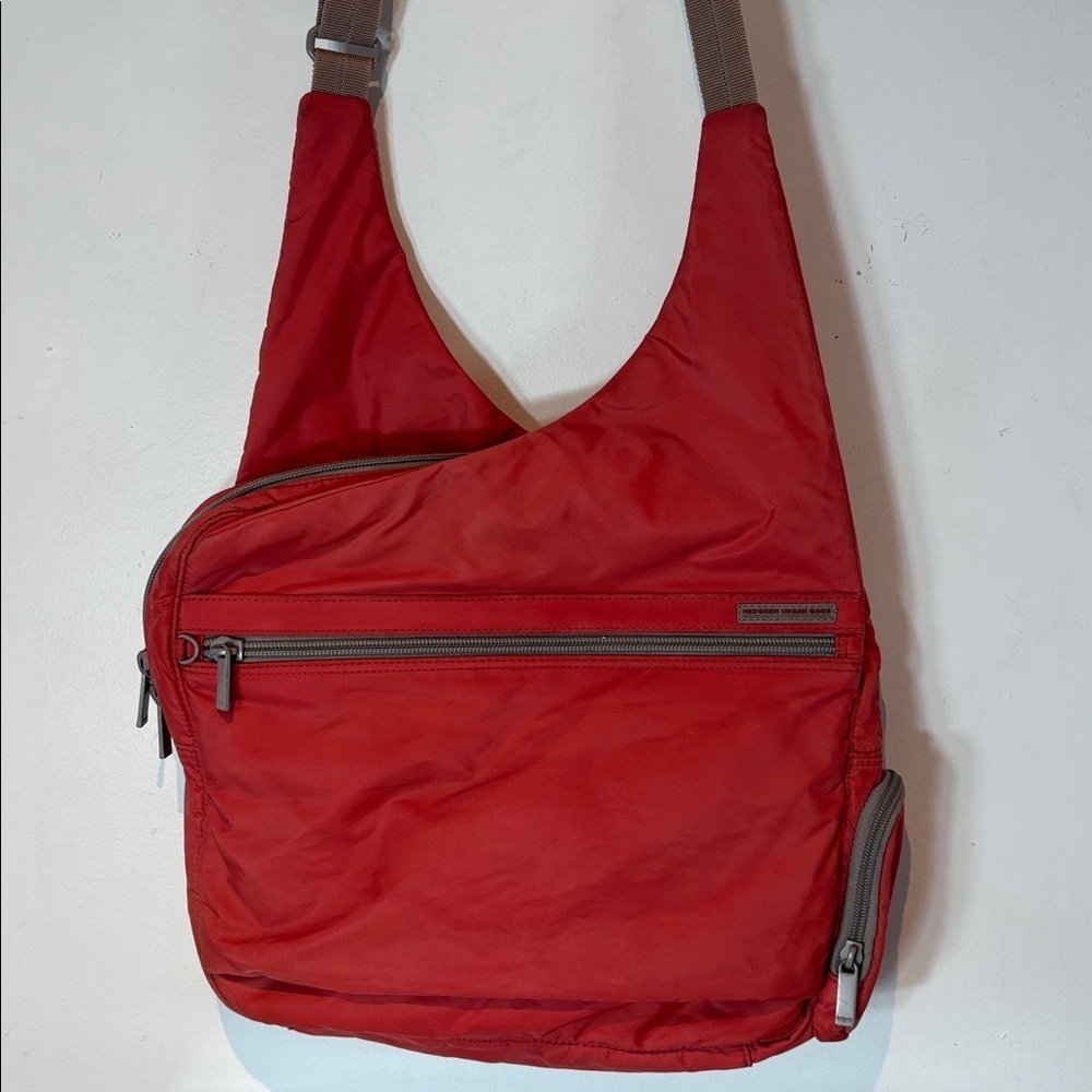 Hedgren urban crossbody bag in salmon